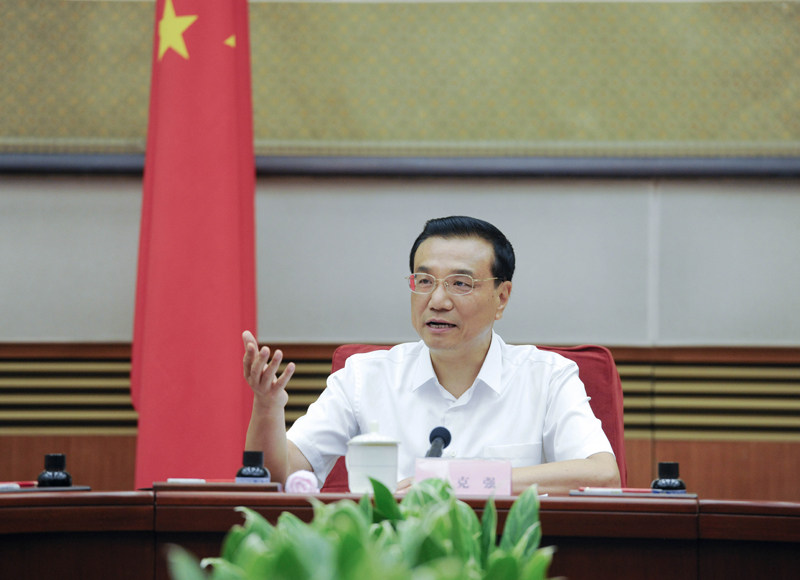 2014年8月21日,李克強同國家杰出青年科學基金獲得者代表舉行座談。 2014年8月21日,李克強同國家杰出青年科學基金獲得者代表舉行座談。